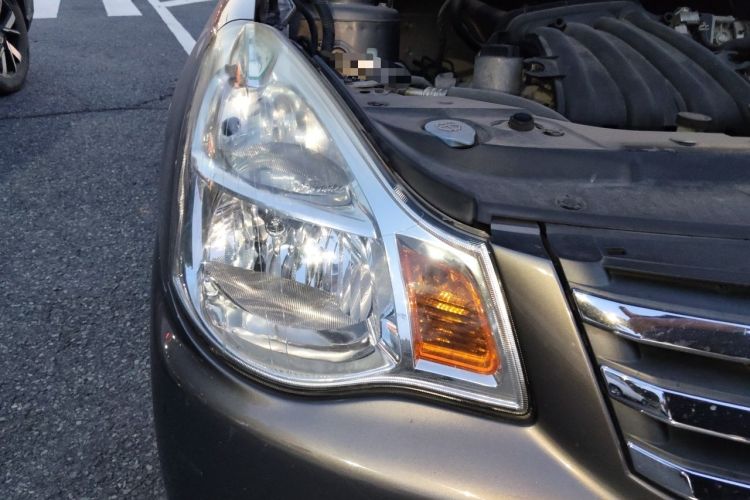 Used Nissan Sylphy 2012 Classic 1.6XE Automatic Comfort Edition Right Front Headlight