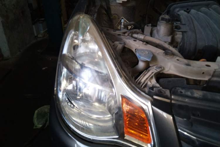 Used Nissan Sylphy 2012 Classic 1.6XE Automatic Comfort Edition Right Front Headlight