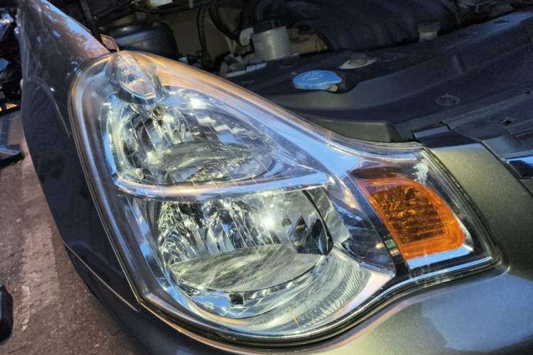 Used Nissan Sylphy 2012 Classic 1.6XE Manual Comfort Edition Right Front Headlight