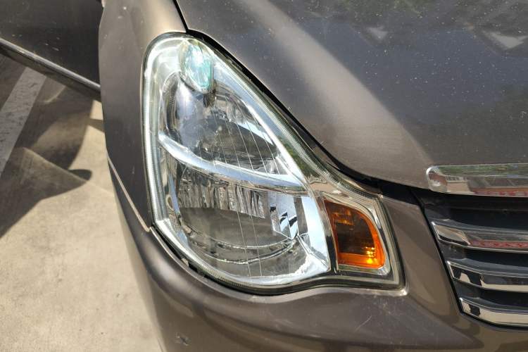 Used Nissan Sylphy 2012 Classic 1.6XE Automatic Comfort Edition Right Front Headlight
