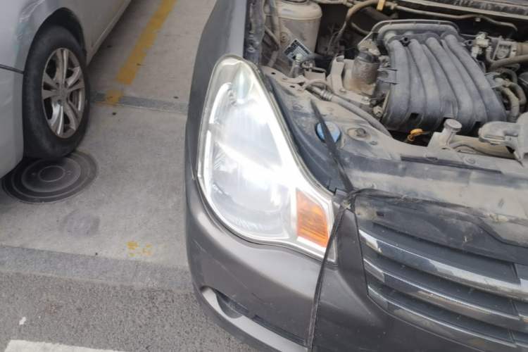Used Nissan Sylphy 2012 Classic 1.6XE Manual Comfort Edition Right Front Headlight