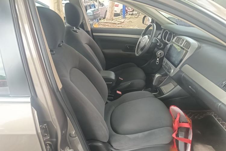 Used Nissan Sylphy 2012 Classic 1.6XE Automatic Comfort Edition Right Front Seat