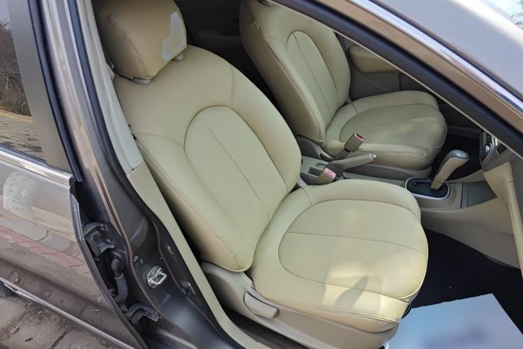 Used Nissan Sylphy 2012 Classic 1.6XE Automatic Comfort Edition Right Front Seat