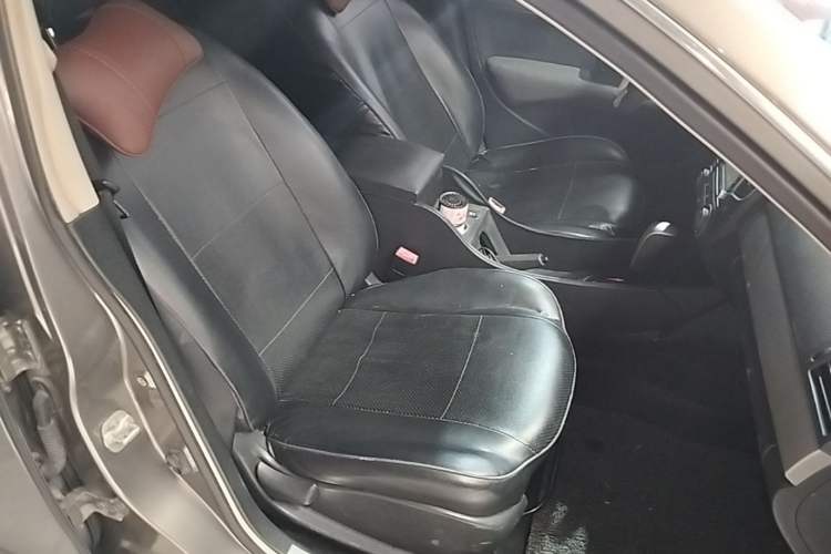 Used Nissan Sylphy 2012 Classic 1.6XE Automatic Comfort Edition Right Front Seat