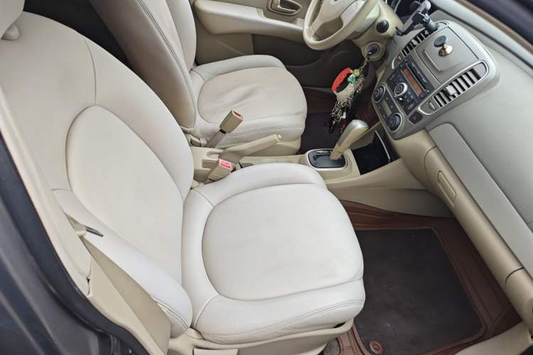 Used Nissan Sylphy 2012 Classic 1.6XE Automatic Comfort Edition Right Front Seat