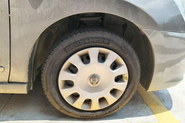 Used Nissan Sylphy 2012 Classic 1.6XE Manual Comfort Edition Right Front Wheel Hub