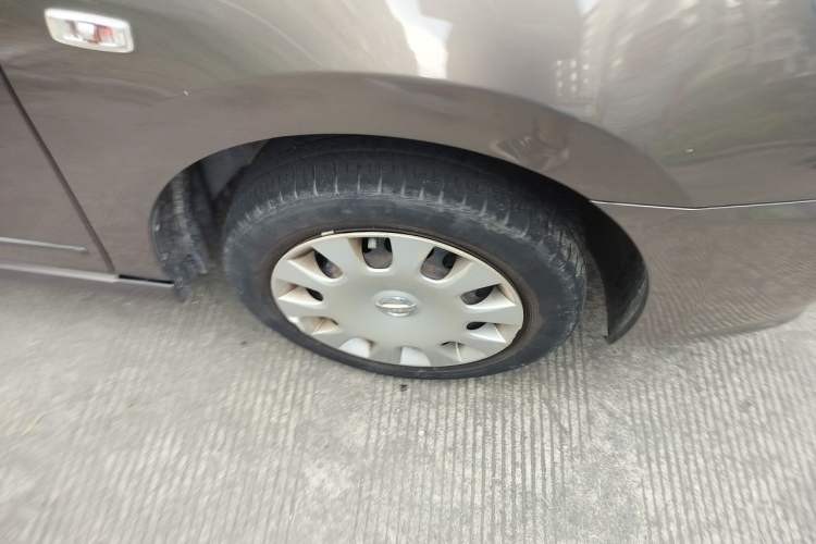 Used Nissan Sylphy 2012 Classic 1.6XE Manual Comfort Edition Right Front Wheel Hub