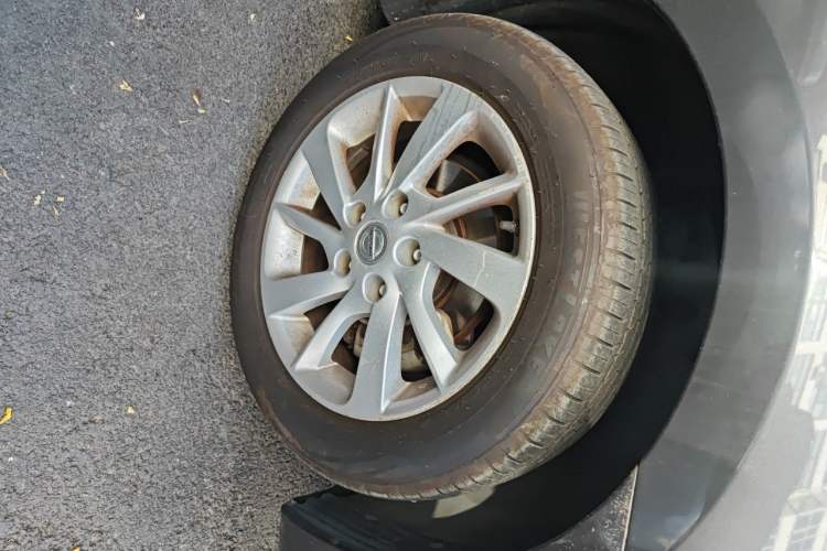 Used Nissan Sylphy 2012 1.6 XL CVT Luxury Edition Right Front Wheel Hub