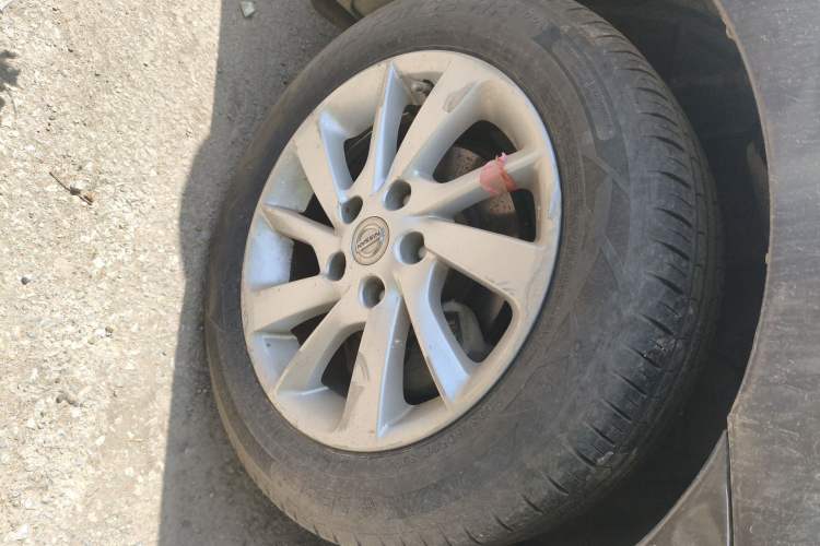 Used Nissan Sylphy 2012 1.6 XL CVT Luxury Edition Right Front Wheel Hub