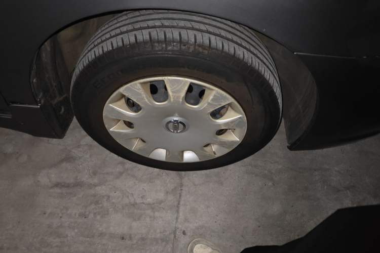 Used Nissan Sylphy 2012 Classic 1.6XE Automatic Comfort Edition Right Front Wheel Hub