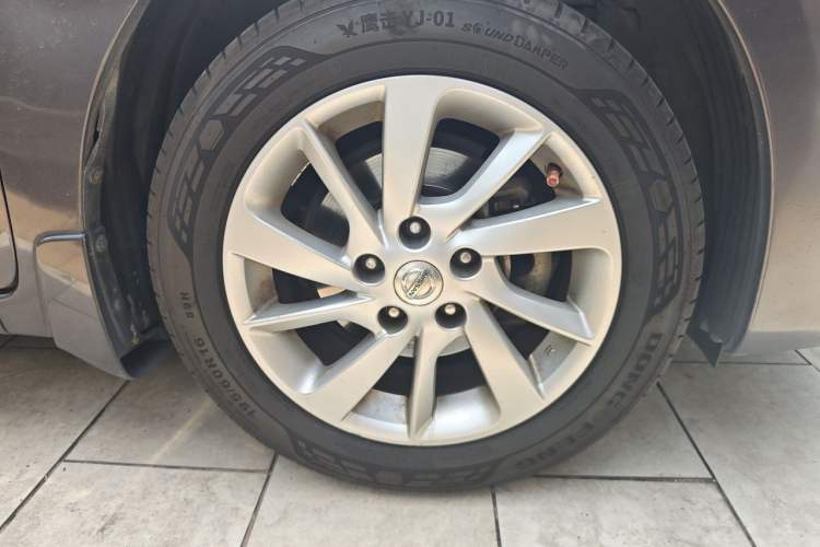 Used Nissan Sylphy 2012 1.6 XL CVT Luxury Edition Right Front Wheel Hub