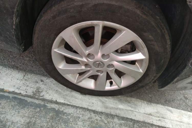 Used Nissan Sylphy 2012 1.6 XL CVT Luxury Edition Right Front Wheel Hub