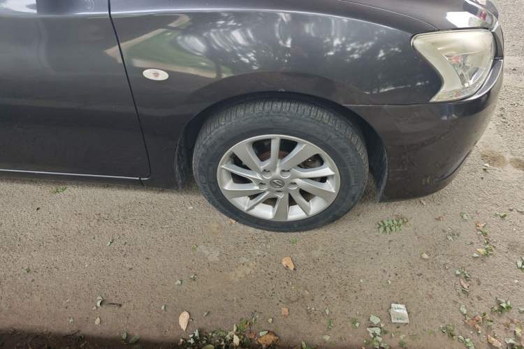 Used Nissan Sylphy 2012 1.6 XL CVT Luxury Edition Right Front Wheel Hub