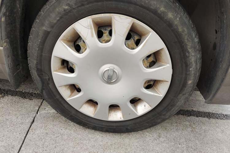 Used Nissan Sylphy 2012 Classic 1.6XE Manual Comfort Edition Right Front Wheel Hub