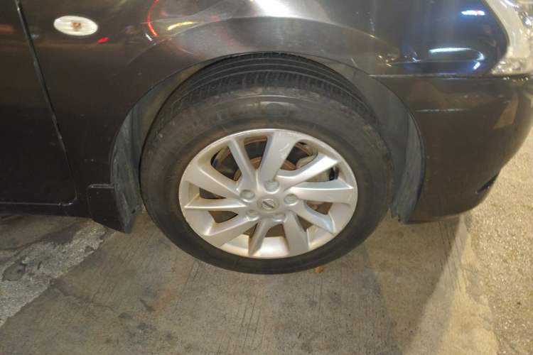 Used Nissan Sylphy 2012 1.6XE CVT Comfort Edition Right Front Wheel Hub