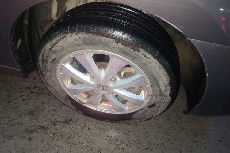 Used Nissan Sylphy 2012 Classic 1.6XE Manual Comfort Edition Right Front Wheel Hub