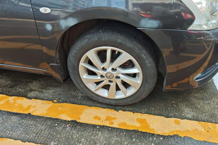 Used Nissan Sylphy  Right Front Wheel Hub