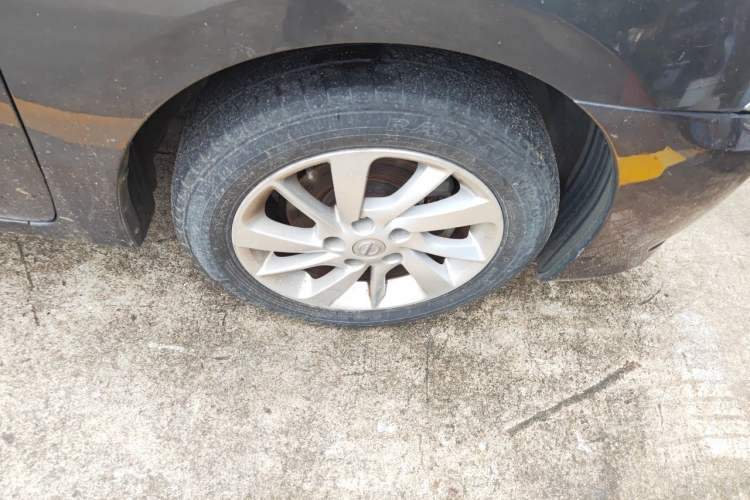 Used Nissan Sylphy 2012 1.6 XL CVT Luxury Edition Right Front Wheel Hub