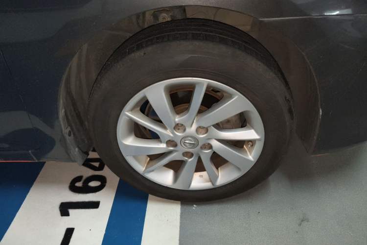 Used Nissan Sylphy 2012 1.8XL CVT Luxury Edition Right Front Wheel Hub