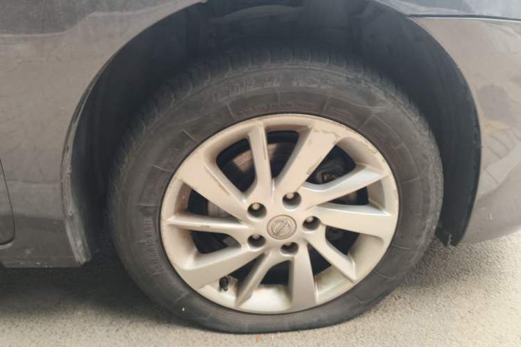 Used Nissan Sylphy  Right Front Wheel Hub