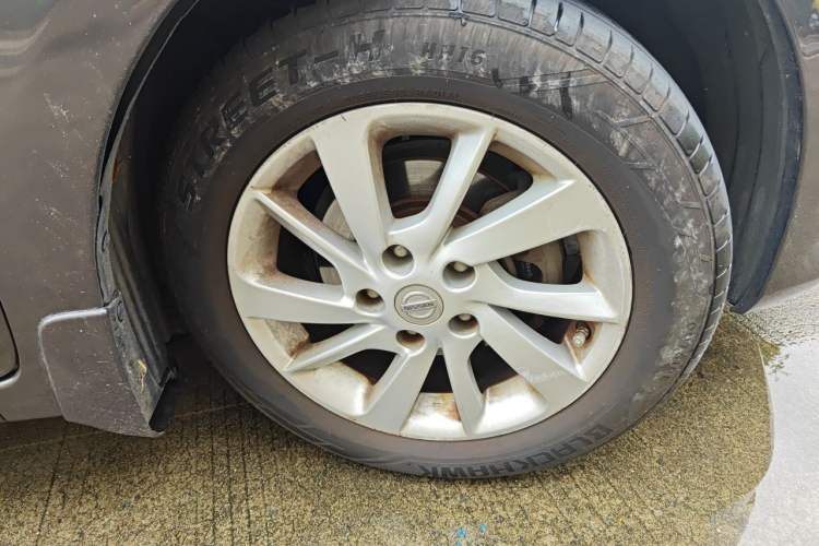 Used Nissan Sylphy 2012 1.6 XL CVT Luxury Edition Right Front Wheel Hub
