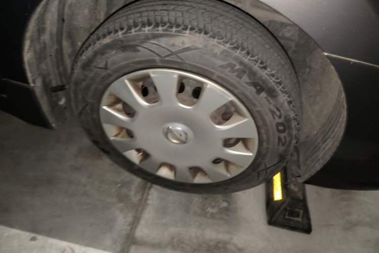 Used Nissan Sylphy 2012 Classic 1.6XE Automatic Comfort Edition Right Front Wheel Hub