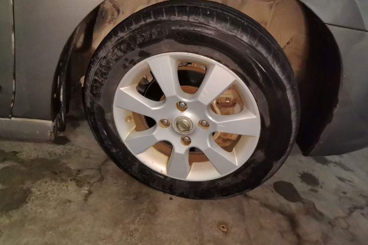 Used Nissan Sylphy 2012 Classic 1.6XE Manual Comfort Edition Right Front Wheel Hub
