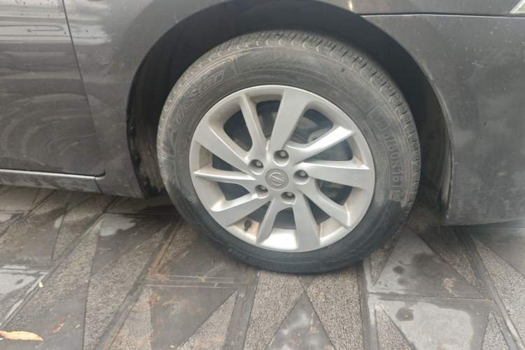 Used Nissan Sylphy 2012 1.6 XL CVT Luxury Edition Right Front Wheel Hub