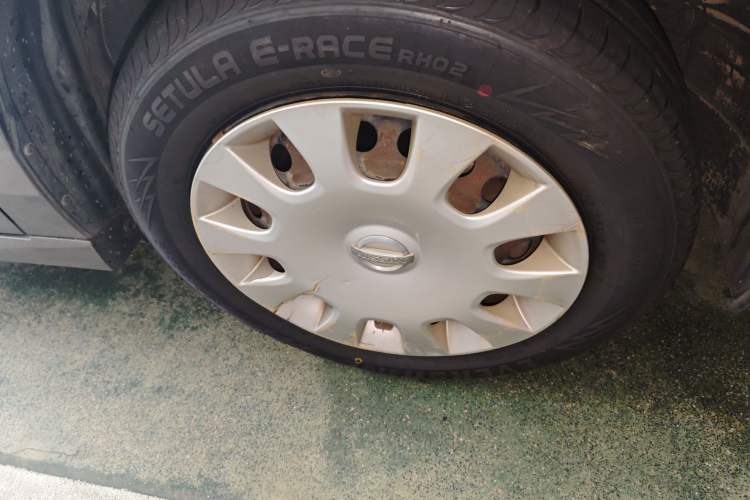Used Nissan Sylphy 2012 Classic 1.6XE Automatic Comfort Edition Right Front Wheel Hub