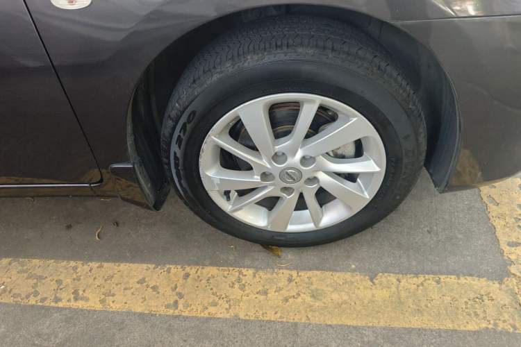 Used Nissan Sylphy 2012 1.6 XL CVT Luxury Edition Right Front Wheel Hub