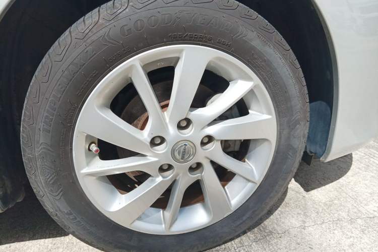 Used Nissan Sylphy 2012 1.6 XL CVT Luxury Edition Right Front Wheel Hub