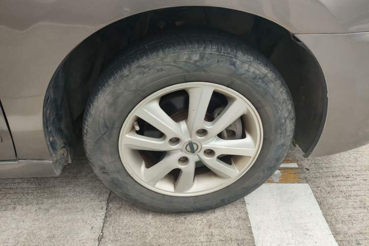 Used Nissan Sylphy 2012 Classic 1.6XE Automatic Comfort Edition Right Front Wheel Hub