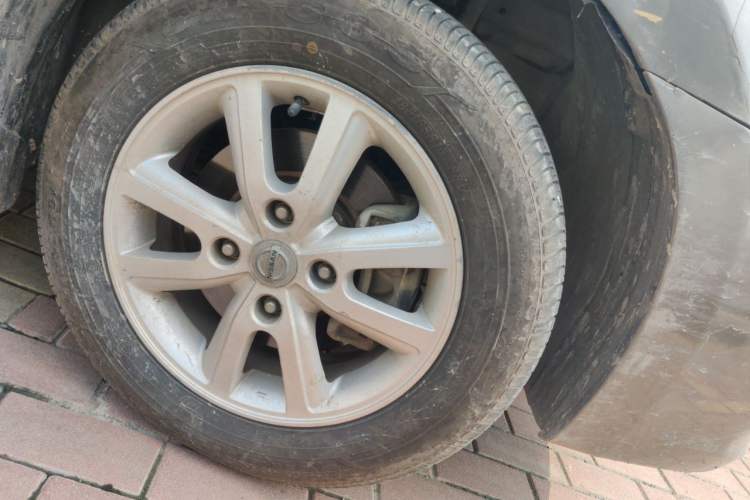 Used Nissan Sylphy 2012 Classic 1.6XE Manual Comfort Edition Right Front Wheel Hub