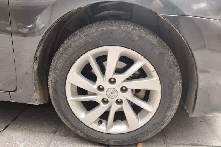 Used Nissan Sylphy 2012 1.6 XL Manual Luxury Edition Right Front Wheel Hub