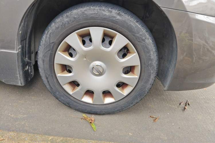 Used Nissan Sylphy 2012 Classic 1.6XE Automatic Comfort Edition Right Front Wheel Hub