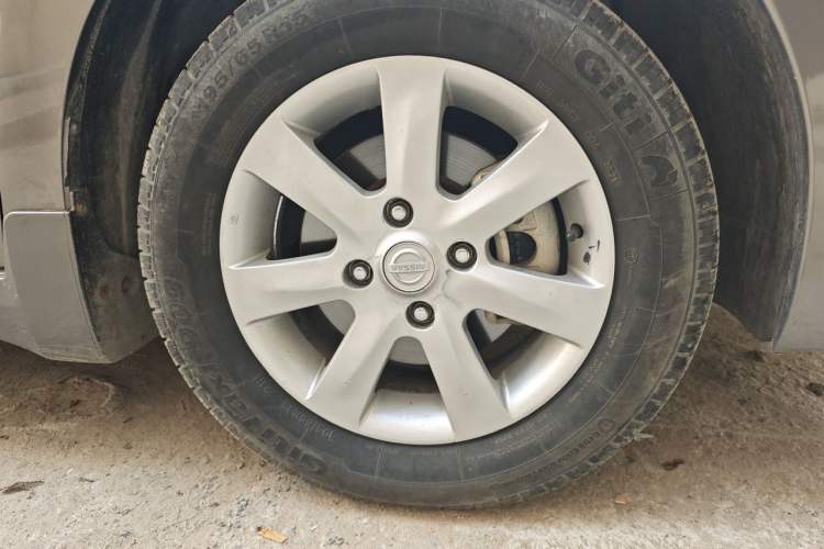 Used Nissan Sylphy 2012 Classic 1.6XE Manual Comfort Edition Right Front Wheel Hub