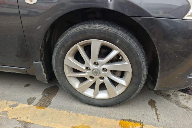 Used Nissan Sylphy 2012 1.6 XL CVT Luxury Edition Right Front Wheel Hub