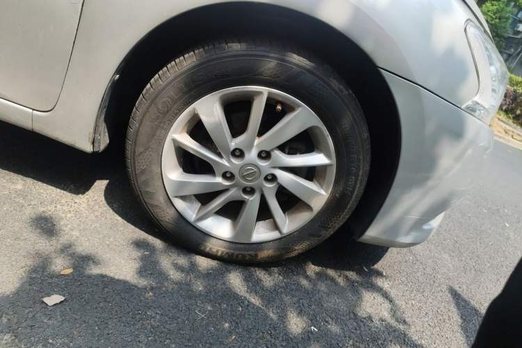 Used Nissan Sylphy 2012 1.6 XL Manual Luxury Edition Right Front Wheel Hub