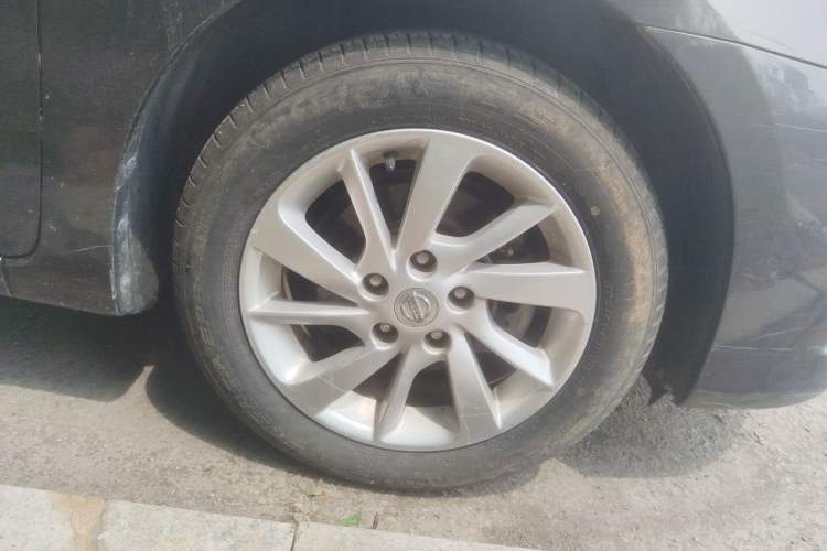 Used Nissan Sylphy 2012 1.6XE Manual Comfort Edition Right Front Wheel Hub