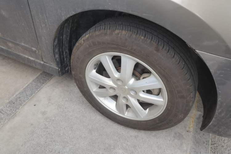 Used Nissan Sylphy 2012 Classic 1.6XE Manual Comfort Edition Right Front Wheel Hub