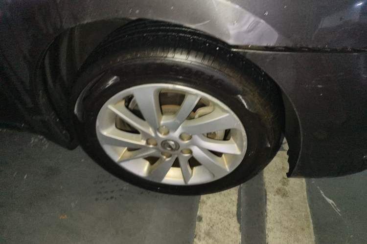 Used Nissan Sylphy 2012 1.6 XL CVT Luxury Edition Right Front Wheel Hub