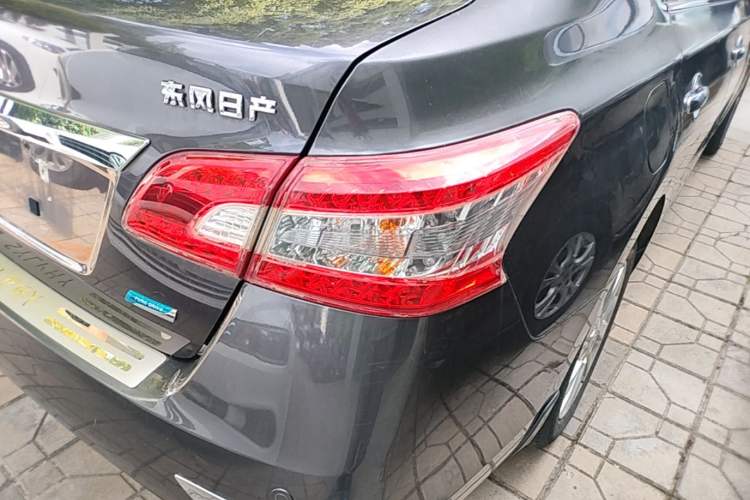 Used Nissan Sylphy 2012 1.6 XL Manual Luxury Edition Right Rear Taillight