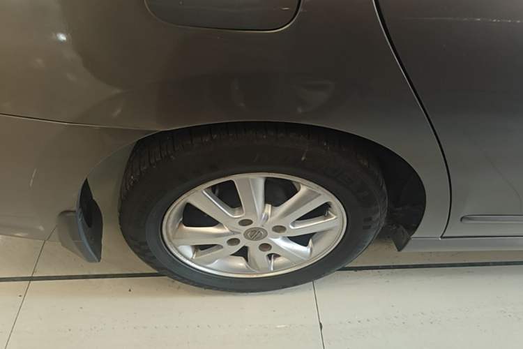 Used Nissan Sylphy 2012 Classic 1.6XE Automatic Comfort Edition Right Rear Wheel Hub