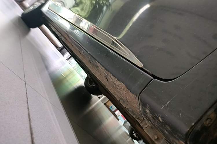 Used Nissan Sylphy 2012 1.6 XL Manual Luxury Edition Right Side Sill