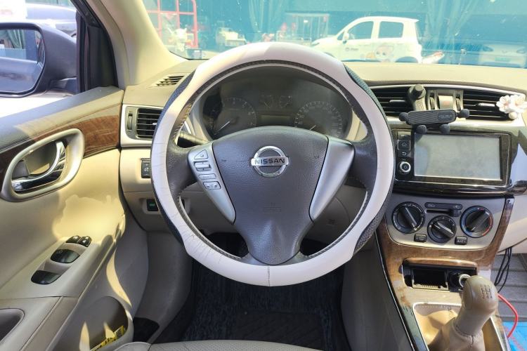 Used Nissan Sylphy 2012 1.6 XL Manual Luxury Edition Steering Wheel