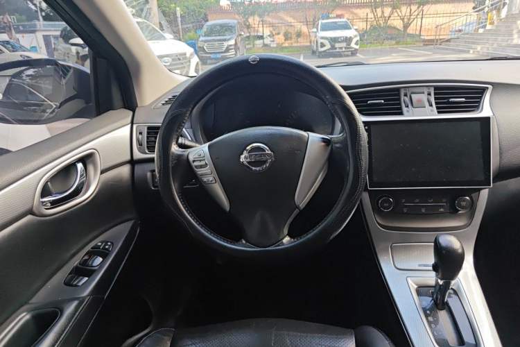 Used Nissan Sylphy 2012 1.6 XL CVT Luxury Edition Steering Wheel