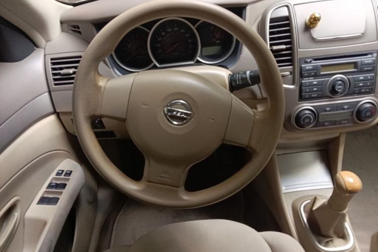 Used Nissan Sylphy 2012 Classic 1.6XE Manual Comfort Edition Steering Wheel