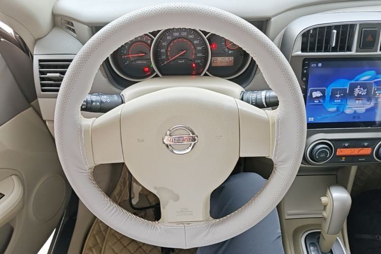 Used Nissan Sylphy 2012 Classic 1.6XE Automatic Comfort Edition Steering Wheel