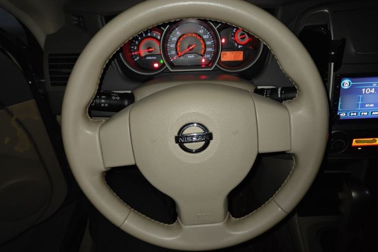 Used Nissan Sylphy 2012 Classic 1.6XE Automatic Comfort Edition Steering Wheel