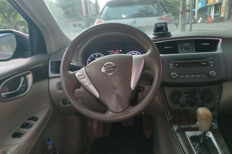 Used Nissan Sylphy 2012 1.6 XL CVT Luxury Edition Steering Wheel